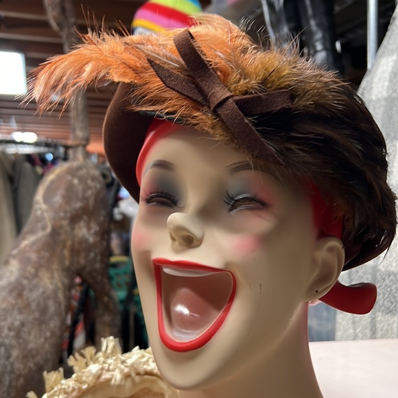 1940s War Time Brown Felt Hat With Feathers - Picture 7 of 8